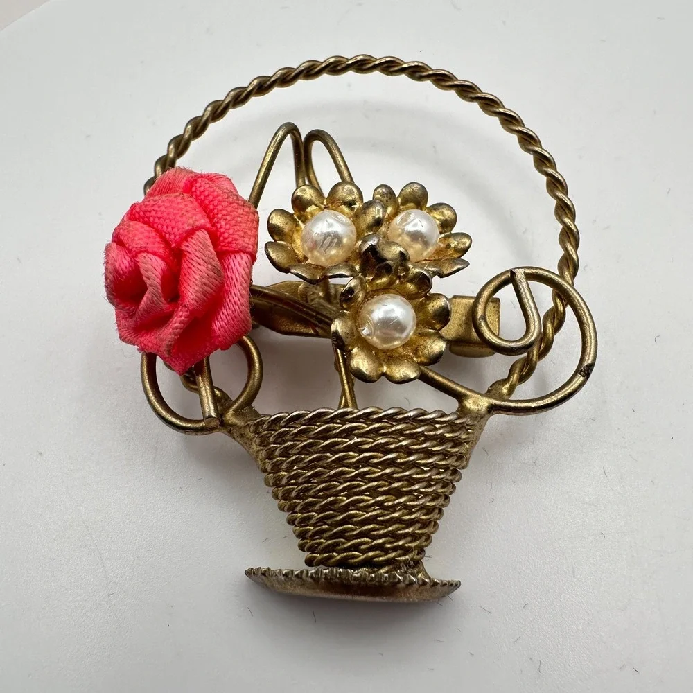 Vintage Y2K Pink Rose Faux Pearl Floral Basket Brooch Pin Gold Tone 90s